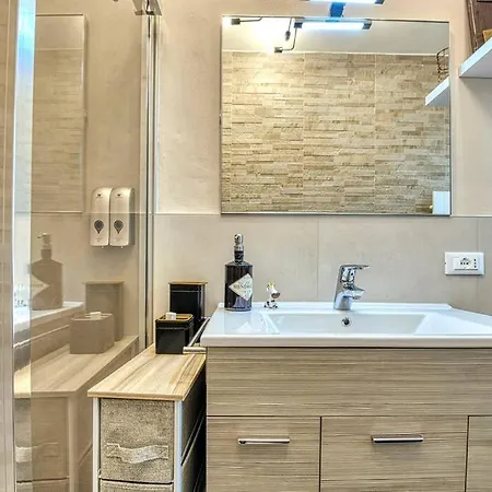 Apartament Ca'beneca, Bilo Fronte In Centro!free Parking Torri Del Benaco